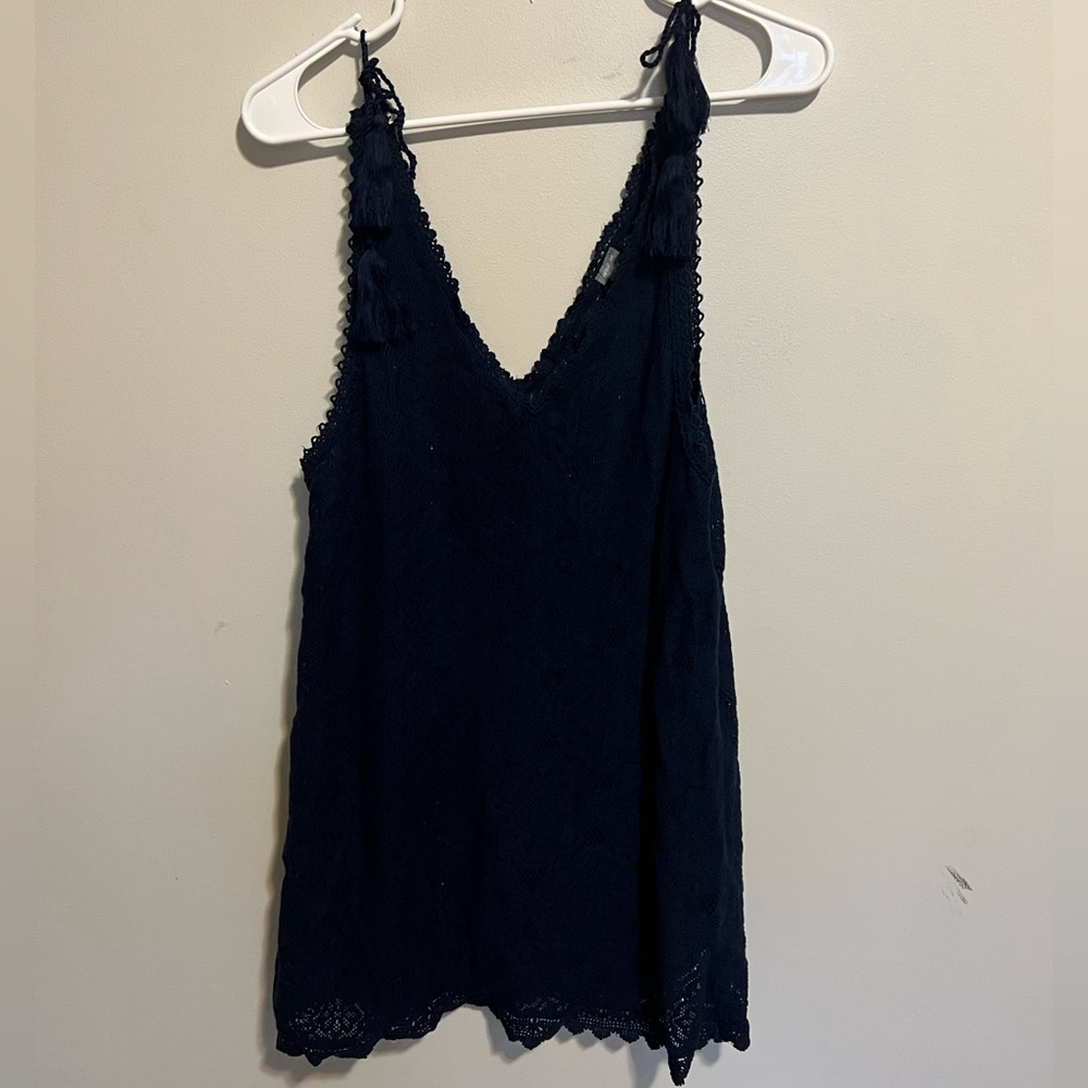 Aerie all over crochet and lace v neck shoulder tie with tassel dress size small